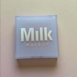 MILK holographic Highlighting Powder in “MARS”